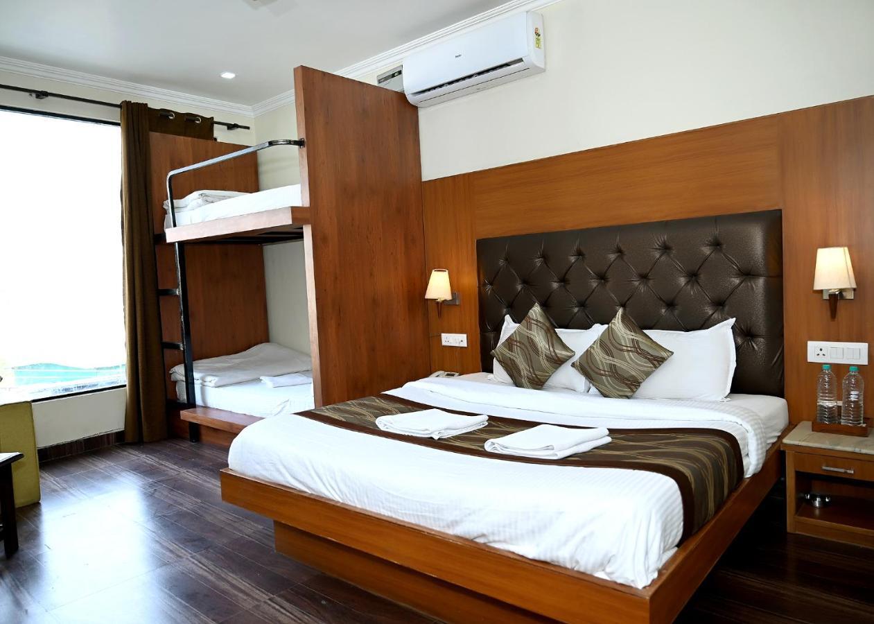 Hotel Peepal Tree Rishikesh Bagian luar foto