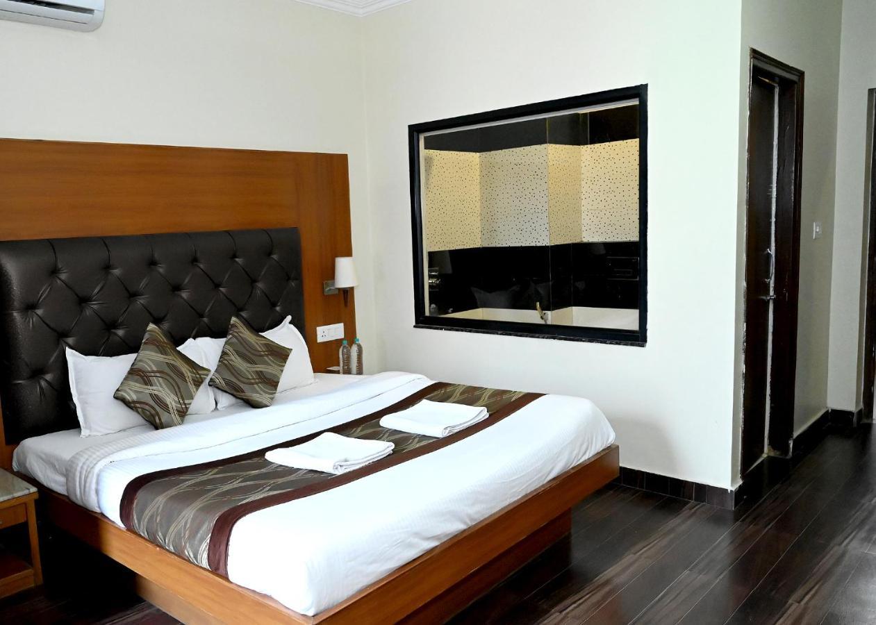 Hotel Peepal Tree Rishikesh Bagian luar foto