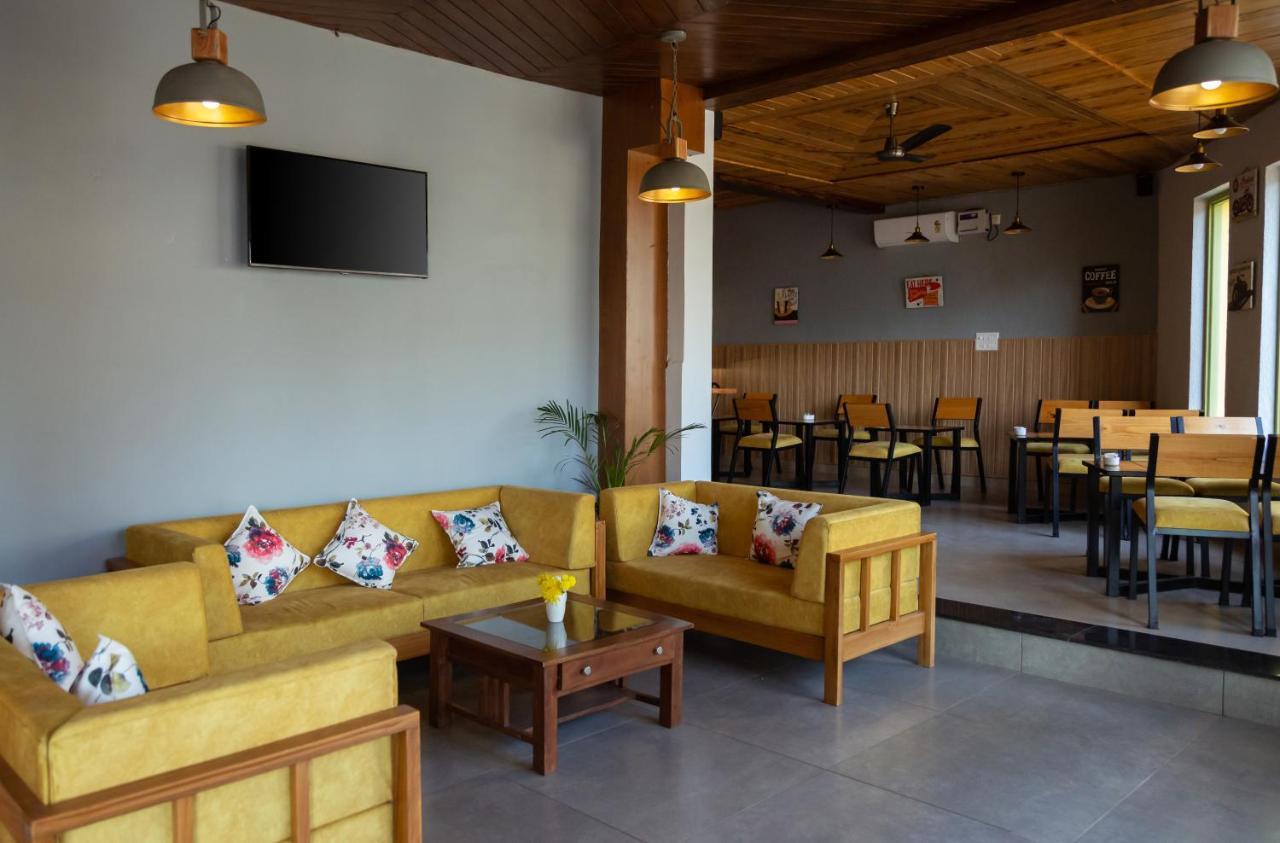Hotel Peepal Tree Rishikesh Bagian luar foto